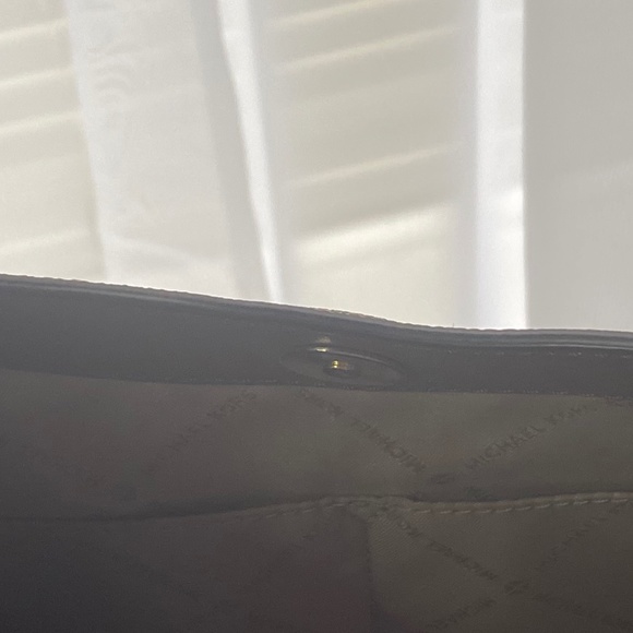 Michael Kors Large Shoulder Bag - Picture 8 of 8